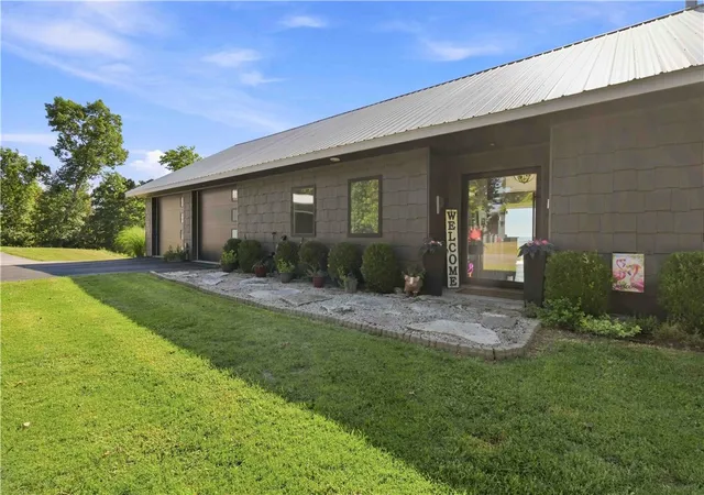 Photo 3 of Single family home for sale at 19658 W Highway 62, Eureka Springs, AR 72631 | MLS# 1359221 | Listing updated on 2026-09-14