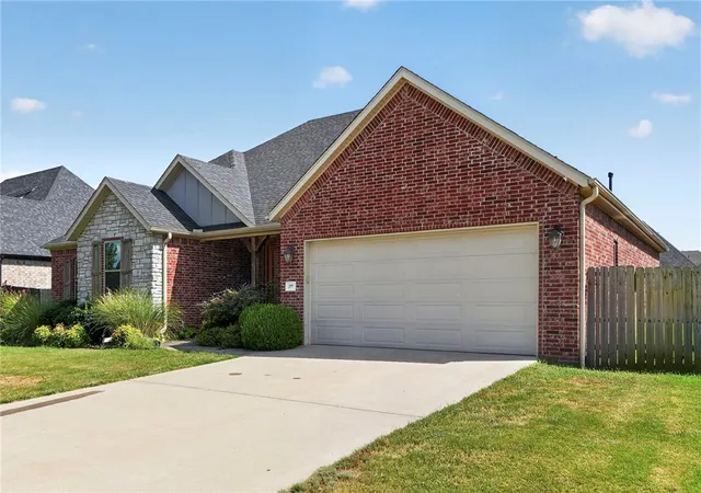 Photo 3 of Sale Pending at 377 Penzo Ave, Tontitown, AR 72762 | MLS# 1359071 | Listing updated on 2026-09-11