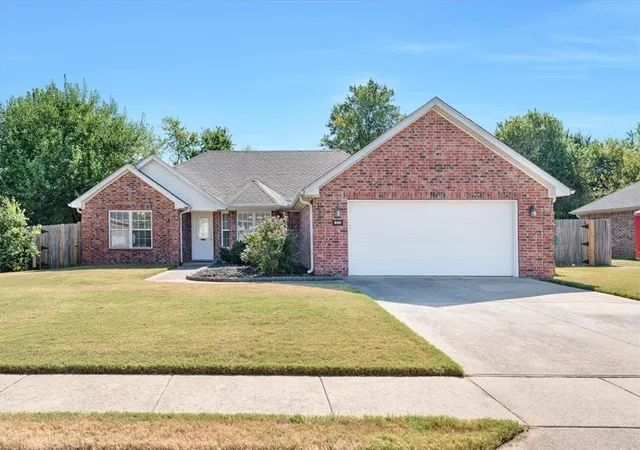 Photo 1 of Sale Pending at 800 Harvest St, Centerton, AR 72719 | MLS# 1359103 | Listing updated on 2026-09-12