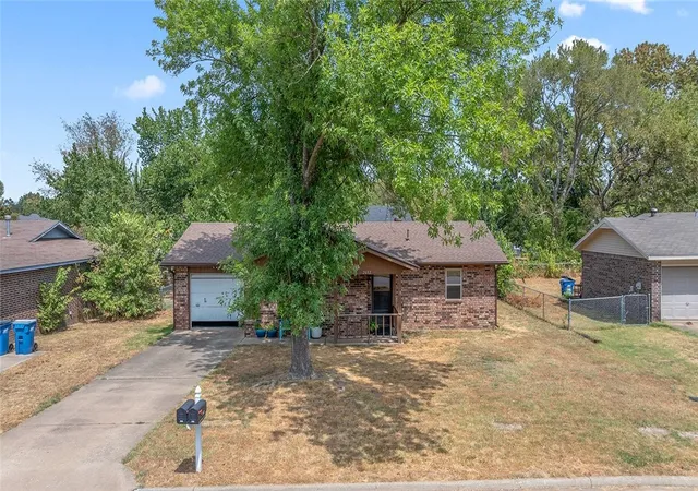 Photo 3 of Single family home for sale at 2602 Walker St, Bentonville, AR 72712 | MLS# 1358976 | Listing updated on 2026-08-28