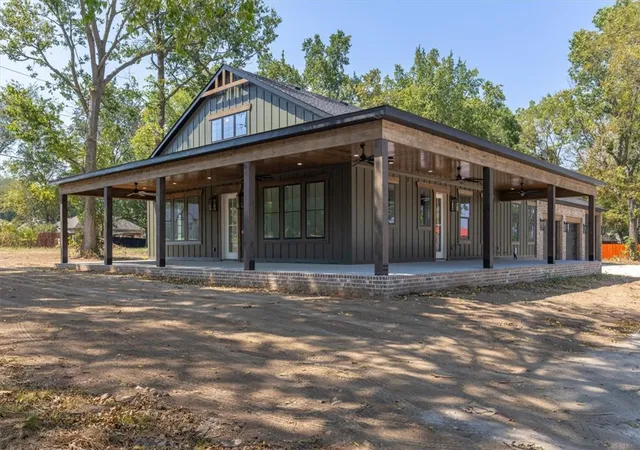 Photo 1 of Single family home for sale at 1170 Viney Grv Rd, Prairie Grove, AR 72753 | MLS# 1358556 | Listing updated on 2026-09-10