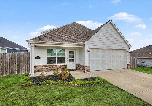 Photo 3 of Single family home for sale at 3742 Rockdale St, Springdale, AR 72764 | MLS# 1359237 | Listing updated on 2026-10-04