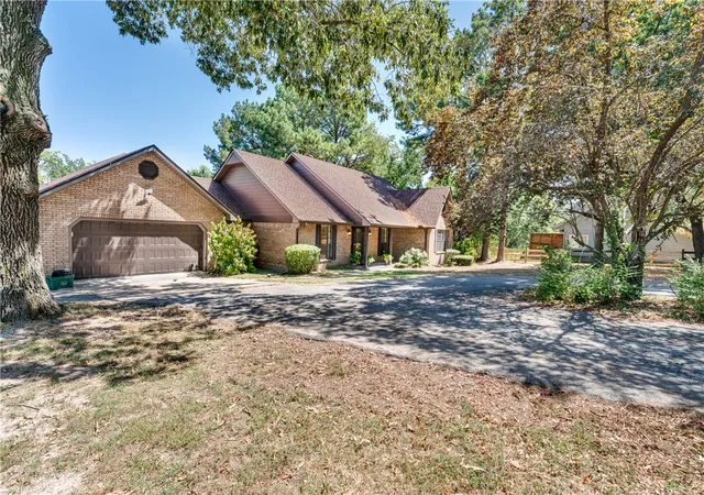 Photo 3 of Sale Pending at 110 N 85th Avenue, Fayetteville, AR 72704 | MLS# 1359392 | Listing updated on 2026-09-03