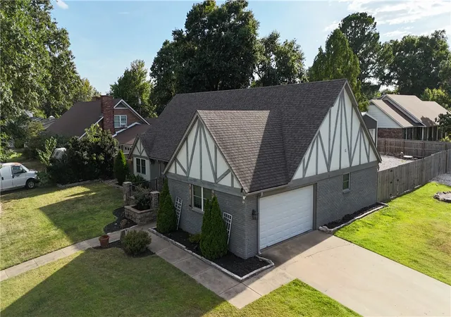 Photo 3 of Sale Pending at 700 Janet St, Springdale, AR 72762 | MLS# 1359266 | Listing updated on 2026-09-30