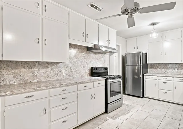 Photo 3 of Sale Pending at 704 Shipley St, Springdale, AR 72764 | MLS# 1359209 | Listing updated on 2026-08-31