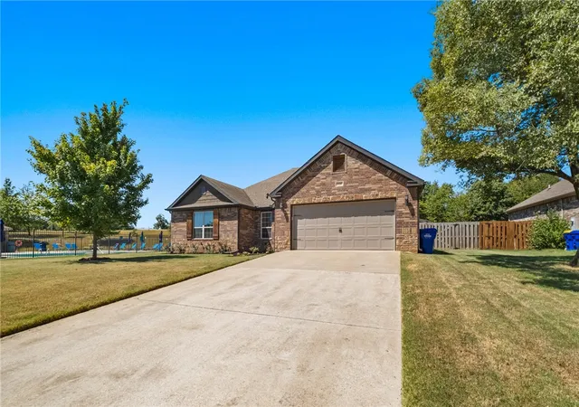 Photo 3 of Single family home for sale at 116 Colville St, Lowell, AR 72745 | MLS# 1359521 | Listing updated on 2026-09-13