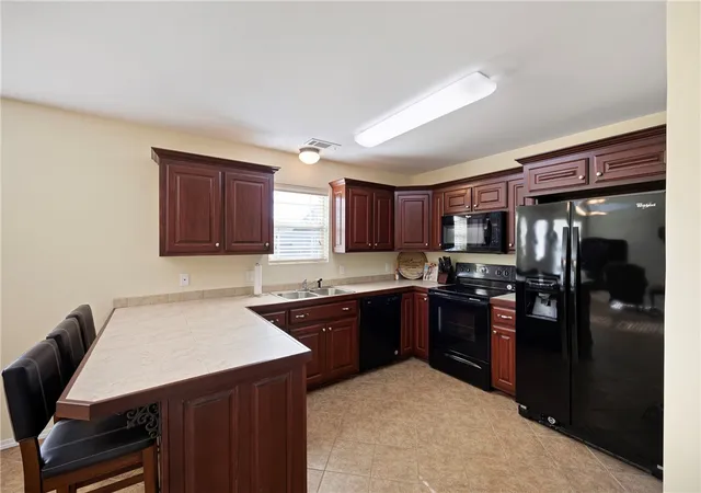 Photo 3 of Single family home for sale at 104 Country Oaks Dr, Dardanelle, AR 72834 | MLS# 1358605 | Listing updated on 2026-09-27
