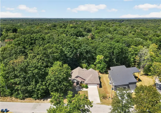 Photo 4 of Single family home for sale at 13 Boxford Dr, Bella Vista, AR 72715 | MLS# 1359063 | Listing updated on 2026-10-05