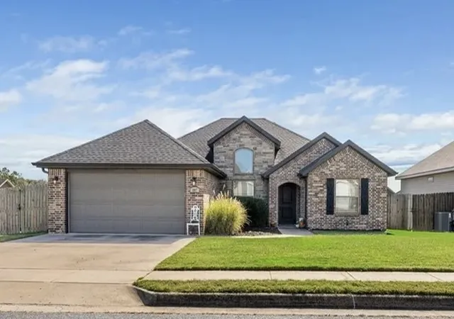 Photo 1 of Single family home for sale at 807 Sand St, Cave Springs, AR 72718 | MLS# 1359564 | Listing updated on 2026-08-30