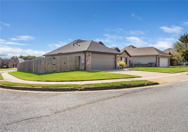 Photo 33 of Single family home for sale at 807 Sand St, Cave Springs, AR 72718 | MLS# 1359564 | Listing updated on 2026-08-30