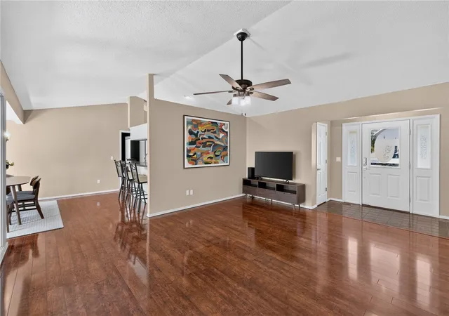 Photo 3 of Single family home for sale at 4 Dinton Cir, Bella Vista, AR 72714 | MLS# 1359212 | Listing updated on 2026-09-03