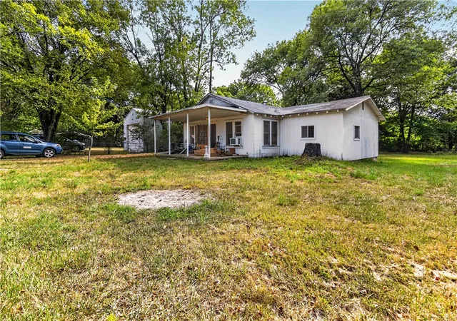 Photo 1 of Single family home for sale at 400 S Cunningham Ln, Fayetteville, AR 72701 | MLS# 1359019 | Listing updated on 2026-08-28