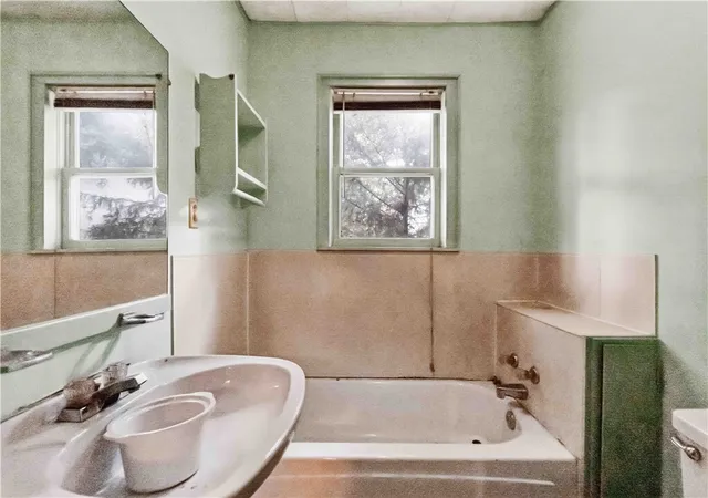 Photo 3 of Single family home for sale at 400 S Cunningham Ln, Fayetteville, AR 72701 | MLS# 1359019 | Listing updated on 2026-08-28