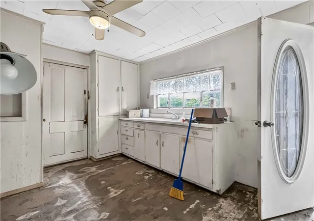 Photo 4 of Single family home for sale at 400 S Cunningham Ln, Fayetteville, AR 72701 | MLS# 1359019 | Listing updated on 2026-08-28