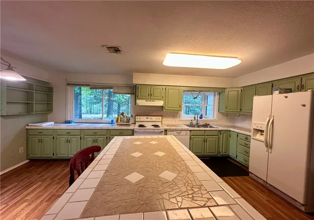 Photo 4 of Single family home for sale at 10841 W High Meadows Dr, Rogers, AR 72756 | MLS# 1359418 | Listing updated on 2026-10-19