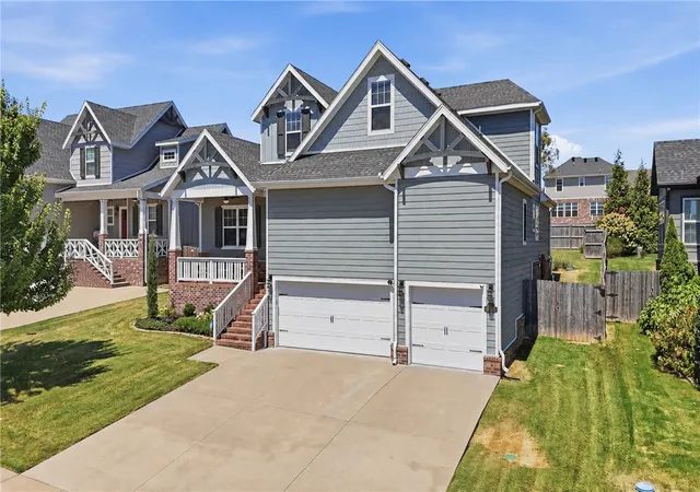 Photo 2 of Single family home for sale at 1006 Charing Cross, Cave Springs, AR 72718 | MLS# 1358714 | Listing updated on 2026-09-02