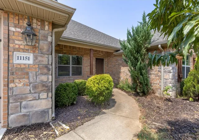 Photo 2 of Single family home for sale at 11151 Club House Pkwy, Farmington, AR 72730 | MLS# 1359111 | Listing updated on 2026-09-08