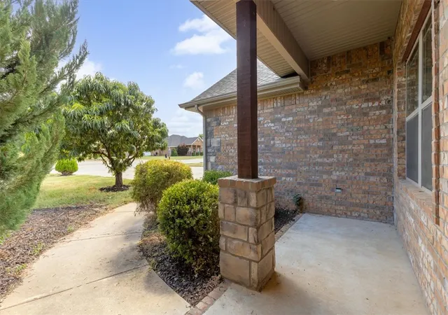 Photo 4 of Sale Pending at 11151 Club House Pkwy, Farmington, AR 72730 | MLS# 1359111 | Listing updated on 2026-10-07