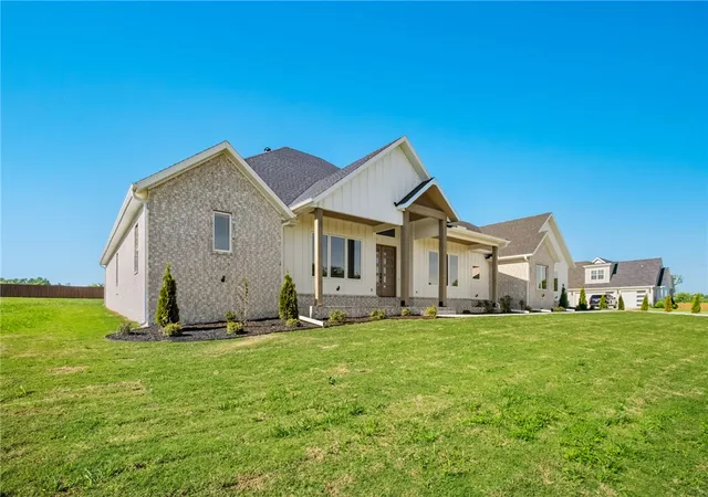 Photo 4 of Sale Pending at 561 Shooting Star Ln, Lowell, AR 72745 | MLS# 1359494 | Listing updated on 2026-09-13