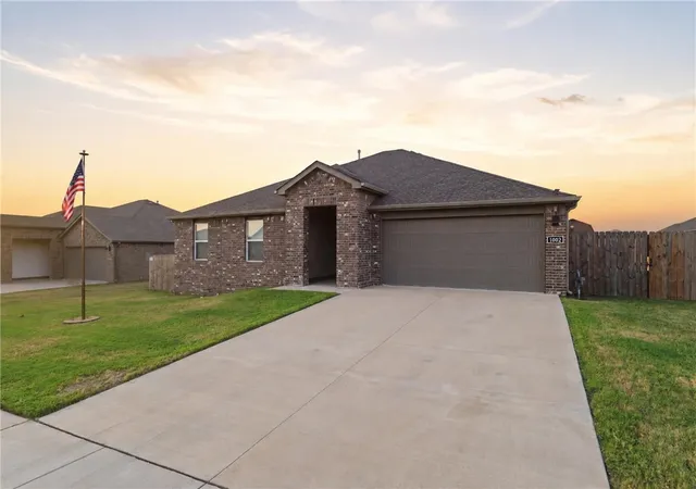 Photo 1 of Single family home for sale at 1002 Emerald St, Prairie Grove, AR 72753 | MLS# 1359615 | Listing updated on 2026-08-30