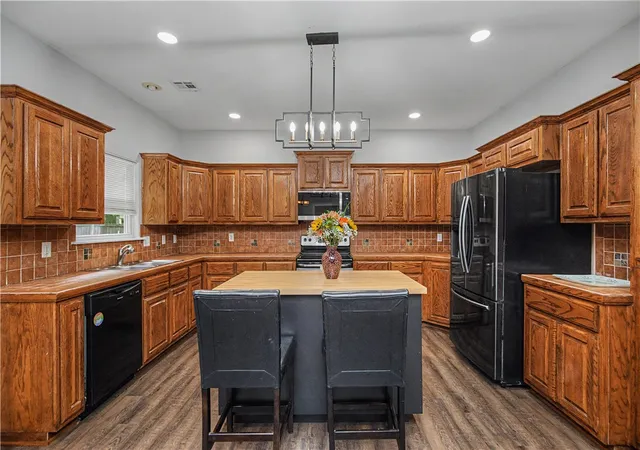 Photo 3 of Single family home for sale at 13095 Earl Rd, Gravette, AR 72736 | MLS# 1359590 | Listing updated on 2026-09-06