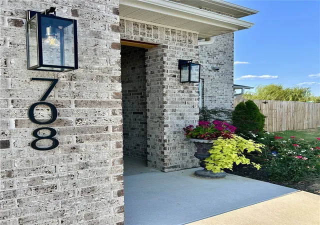 Photo 2 of Sale Pending at 708 Dollar St, Cave Springs, AR 72718 | MLS# 1359489 | Listing updated on 2026-09-05