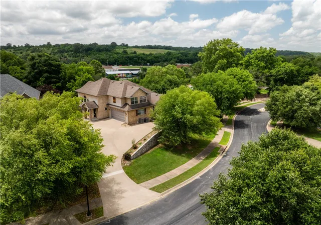 Photo 1 of Single family home for sale at 3901 Nw Creekstone Blvd, Bentonville, AR 72712 | MLS# 1359637 | Listing updated on 2026-08-30