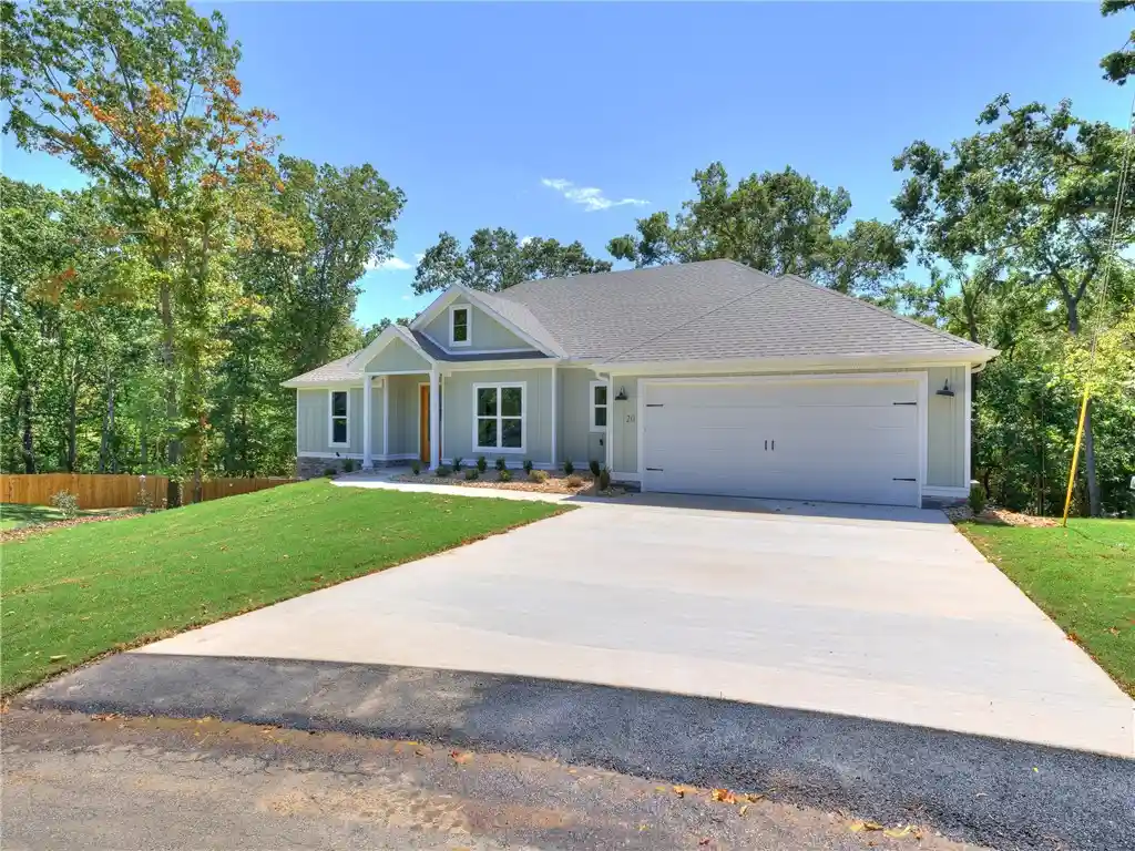 Photo 3 of Sale Pending at 20 Bankfoot Dr, Bella Vista, AR 72715 | MLS# 1359538 | Listing updated on 2026-10-28