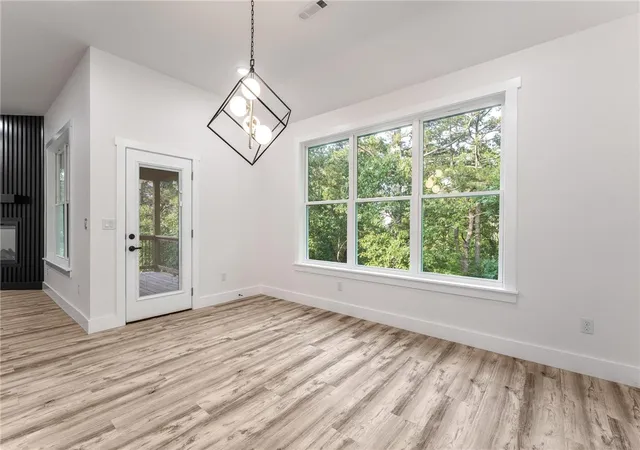 Photo 2 of Single family home for sale at 33 Sidlaw Hills Dr, Bella Vista, AR 72715 | MLS# 1359643 | Listing updated on 2026-09-28