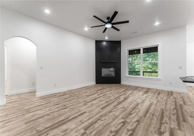 Photo 3 of Single family home for sale at 33 Sidlaw Hills Dr, Bella Vista, AR 72715 | MLS# 1359643 | Listing updated on 2026-09-28
