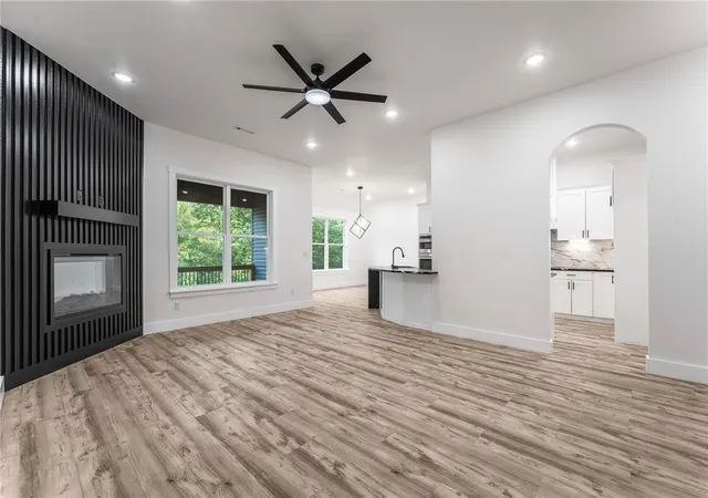 Photo 4 of Single family home for sale at 33 Sidlaw Hills Dr, Bella Vista, AR 72715 | MLS# 1359643 | Listing updated on 2026-09-28