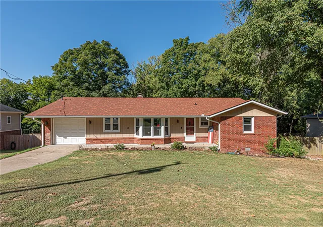 Photo 1 of Single family home for sale at 17 Marazion, Bella Vista, AR 72714 | MLS# 1359543 | Listing updated on 2026-09-10