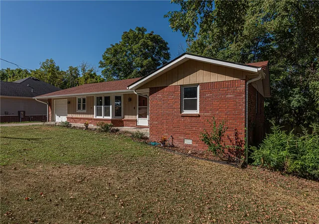 Photo 2 of Single family home for sale at 17 Marazion, Bella Vista, AR 72714 | MLS# 1359543 | Listing updated on 2026-09-10