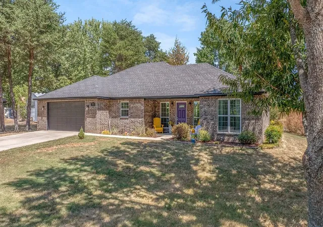 Photo 1 of Sale Pending at 301 S Hembree Dr, Lincoln, AR 72744 | MLS# 1359245 | Listing updated on 2026-09-01