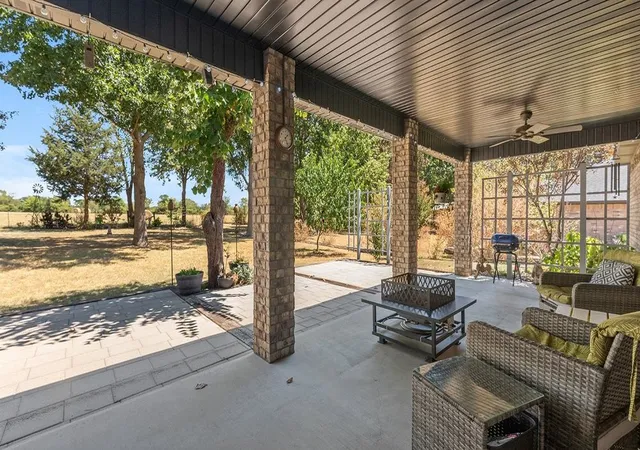 Photo 2 of Sale Pending at 301 S Hembree Dr, Lincoln, AR 72744 | MLS# 1359245 | Listing updated on 2026-09-01