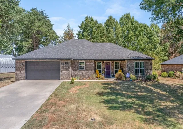 Photo 3 of Sale Pending at 301 S Hembree Dr, Lincoln, AR 72744 | MLS# 1359245 | Listing updated on 2026-09-01