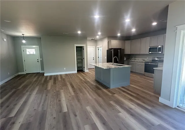 Photo 3 of Sale Pending at 916 Red Cedar Pl, Rogers, AR 72756 | MLS# 1358460 | Listing updated on 2026-10-21
