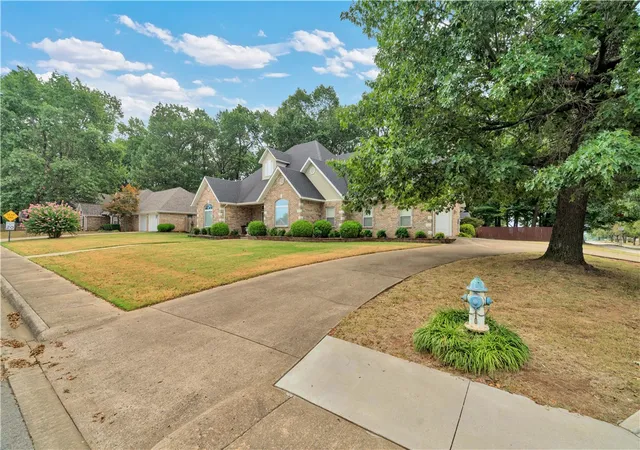 Photo 3 of Sale Pending at 611 Shady Acres Ln, Prairie Grove, AR 72753 | MLS# 1359708 | Listing updated on 2026-09-09