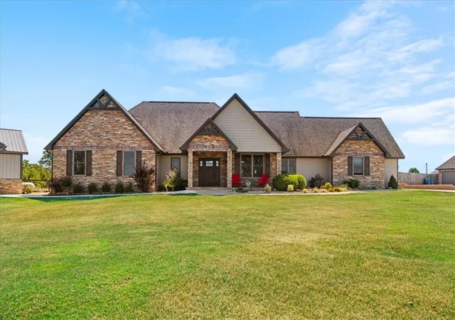 Photo 2 of Single family home for sale at 125 Doering Cir, Pea Ridge, AR 72751 | MLS# 1359611 | Listing updated on 2026-08-31