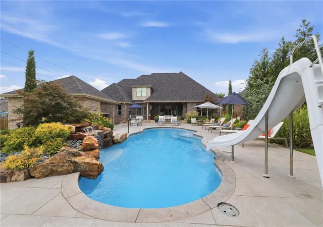 Photo 1 of Single family home for sale at 325 Angel Falls Ln, Springdale, AR 72762 | MLS# 1359640 | Listing updated on 2026-08-29