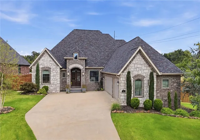Photo 2 of Single family home for sale at 325 Angel Falls Ln, Springdale, AR 72762 | MLS# 1359640 | Listing updated on 2026-08-29