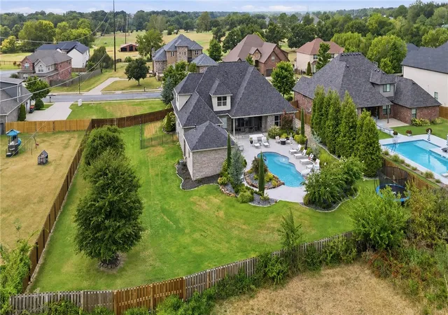 Photo 3 of Single family home for sale at 325 Angel Falls Ln, Springdale, AR 72762 | MLS# 1359640 | Listing updated on 2026-08-29