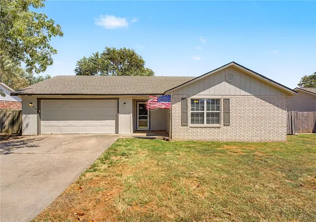 Photo 2 of Single family home for sale at 714 Bloomfield St, Gentry, AR 72734 | MLS# 1359724 | Listing updated on 2026-08-30