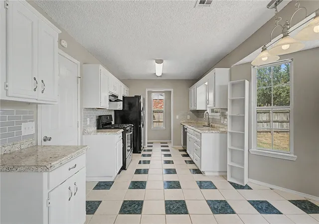 Photo 3 of Single family home for sale at 714 Bloomfield St, Gentry, AR 72734 | MLS# 1359724 | Listing updated on 2026-08-30
