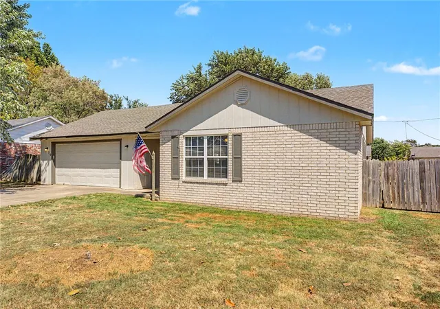 Photo 4 of Single family home for sale at 714 Bloomfield St, Gentry, AR 72734 | MLS# 1359724 | Listing updated on 2026-10-02