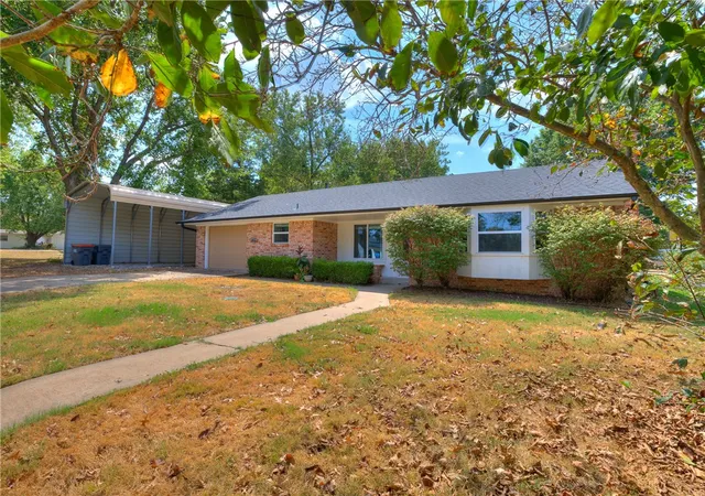 Photo 2 of Single family home for sale at 463 E Johnson Ave, Cave Springs, AR 72718 | MLS# 1359671 | Listing updated on 2026-08-29