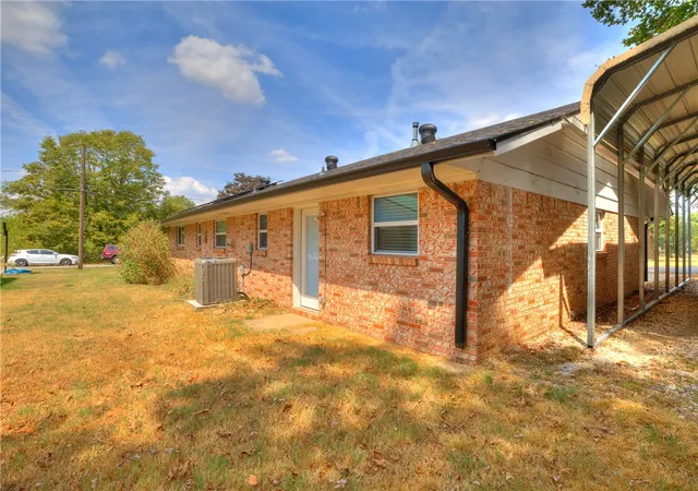 Photo 3 of Single family home for sale at 463 E Johnson Ave, Cave Springs, AR 72718 | MLS# 1359671 | Listing updated on 2026-08-29