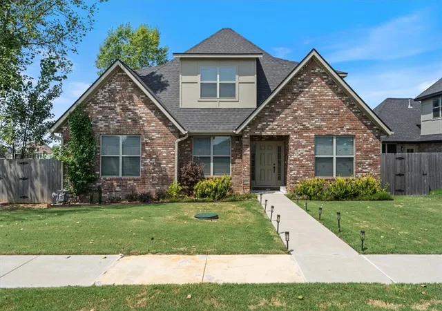 Photo 1 of Single family home for sale at 585 S Rainbow Rd, Cave Springs, AR 72718 | MLS# 1358113 | Listing updated on 2026-09-18