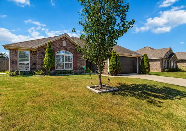 Photo 1 of Single family home for sale at 414 Summerwood Ct, Rogers, AR 72758 | MLS# 1359566 | Listing updated on 2026-09-14