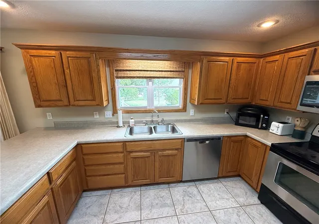 Photo 2 of Single family home for sale at 34 S Bandy Dr, Holiday Island, AR 72631 | MLS# 1359841 | Listing updated on 2026-09-09